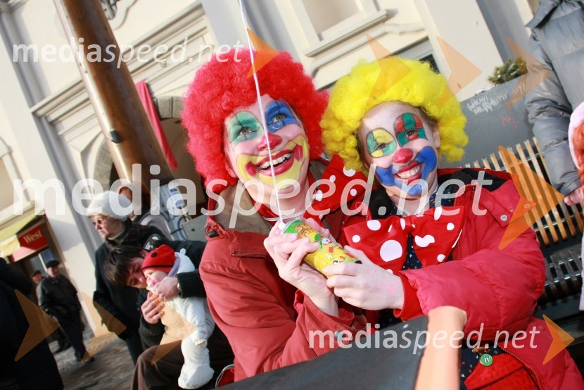Pustni maskiPustna povorka v Mariboru