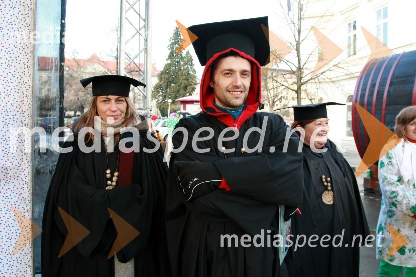 Pustni maskiPustna povorka v Mariboru