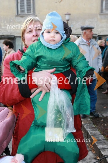 Pustna maskaPustna povorka v Mariboru
