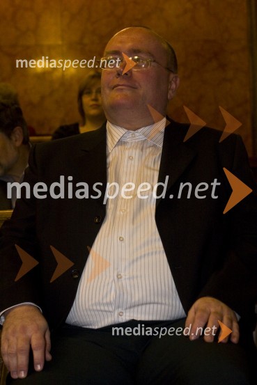 Dr. Dimitrij Bauerman, doktor znanosti s področja psihologijePromocija doktorjev znanosti Univerze v Ljubljani