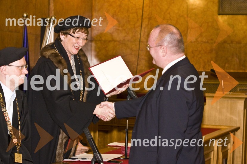 Prof. dr. Martin Germ, prodekan za podiplomski študij, informacijski sistem in založništvo Filozofske fakultete Univerze v Ljubljani, prorektorica prof. dr. Julijana Kristl in dr. Dimitrij Beuermann, doktor znanosti s področja psihologijePromocija doktorjev znanosti Univerze v Ljubljani