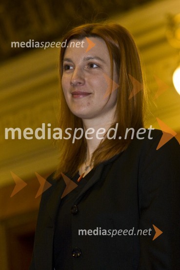 Dr. Irena Kapš Vodopivec, doktorica znanosti s področja jezikoslovjaPromocija doktorjev znanosti Univerze v Ljubljani