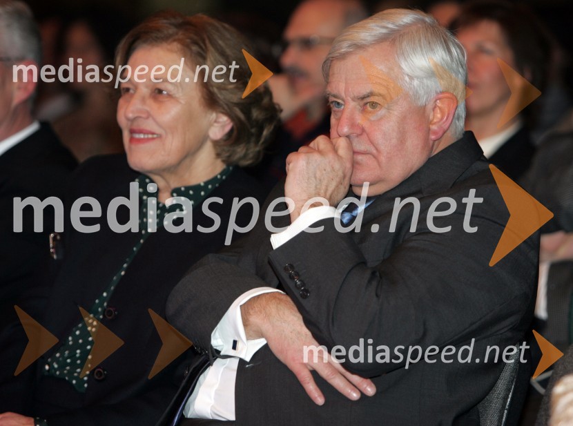 Milan Kučan, nekdanji predsednik Republike SlovenijeRazglasitev Slovenca leta 2005 Nedeljskega dnevnika