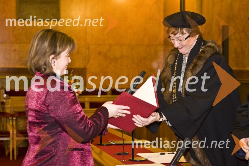 Dr. Breda Jakovac Strajn, doktorica znanosti s področja veterinarske medicine in prorektorica prof. dr. Julijana Kristl, promotorPromocija doktorjev znanosti Univerze v Ljubljani