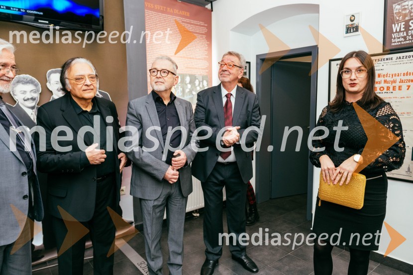  Dare Hering, glasbenik;  Oto Pestner, pevec;  Tomaž Kozlevčar, vokalist;  Marjan Petan, glasbenik;  ... Oto Pestner in New Swing Quartet 55 let, napoved velike turneje