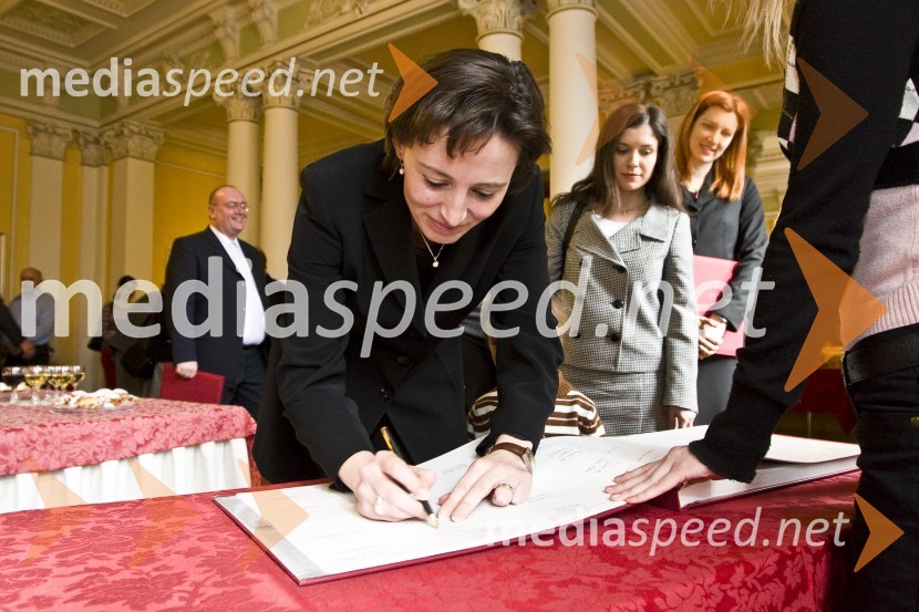 Dr. Irma Potočnik Slavič, doktorica znanosti s področja geografijePromocija doktorjev znanosti Univerze v Ljubljani