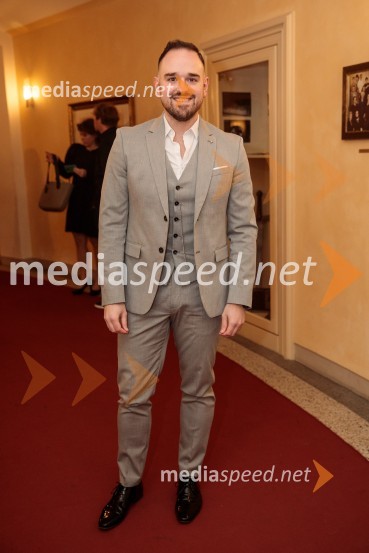  Žiga Lakner, pevecItalijanka v Alžiru, premiera opere v SNG Opera in balet Ljubljana