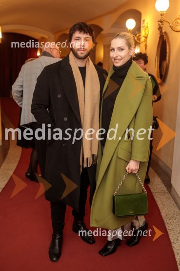  Rok Kastrevec;  Sara Briški Cirman - Raiven, pevka, harfistkaItalijanka v Alžiru, premiera opere v SNG Opera in balet Ljubljana