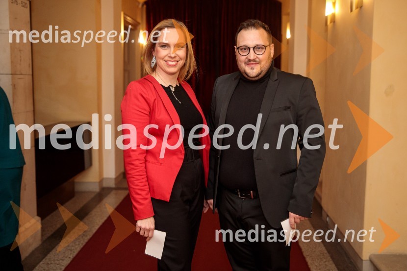  Polona Kante Pavlin, producentka in pevka;  Aljaž Žgavc, operni pevecItalijanka v Alžiru, premiera opere v SNG Opera in balet Ljubljana