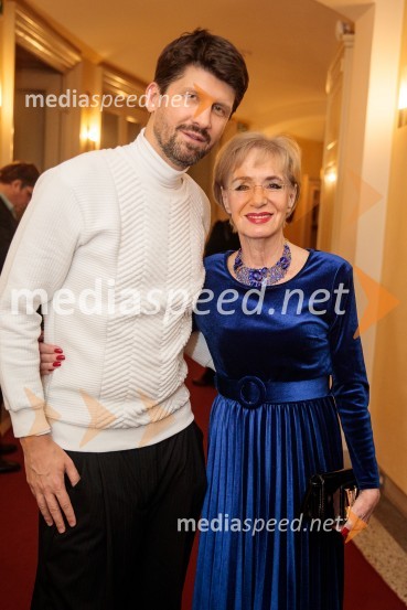  Tomaž Mihelič - Marlenna, član skupine Sestre;  Metka  Premerl, slavistkaItalijanka v Alžiru, premiera opere v SNG Opera in balet Ljubljana