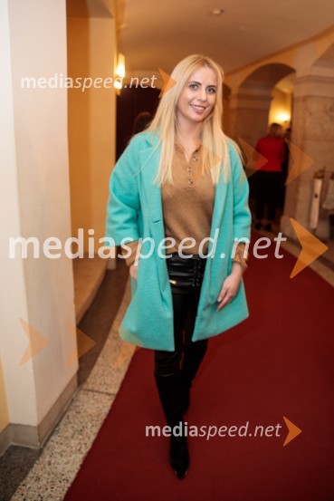  Tjaša Pugelj, Frizerski salon HairhitektItalijanka v Alžiru, premiera opere v SNG Opera in balet Ljubljana