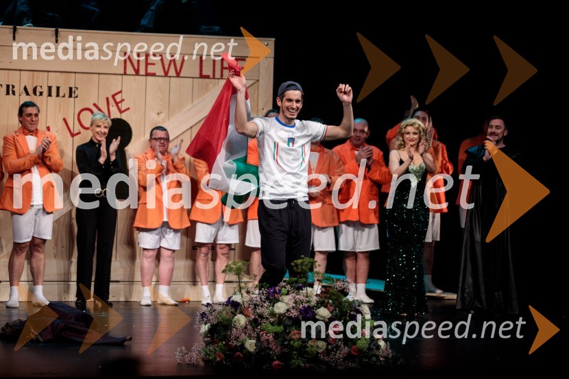  Bryan López González, tenorItalijanka v Alžiru, premiera opere v SNG Opera in balet Ljubljana