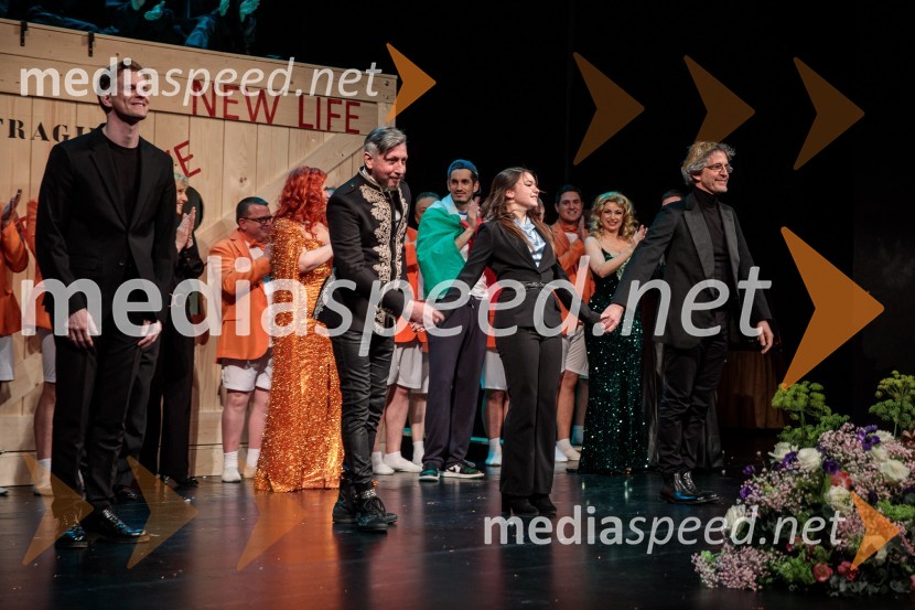  Lukas Zuschlag, baletnik, koreograf;  Carlos Tieppo, kostumograf;  ... ;  Emanuele Gamba, režiserItalijanka v Alžiru, premiera opere v SNG Opera in balet Ljubljana