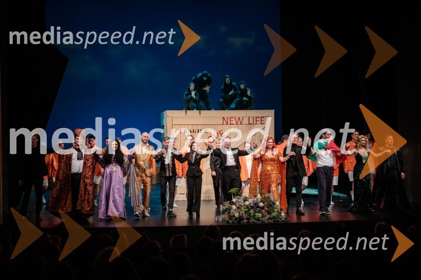  Lukas Zuschlag, baletnik, koreograf;  Rok Bavčar, operni pevec;  Anja Zemljarič, operna pevka;  Peter Martinčič, operni pevec;  Carlos Tieppo, kostumograf;  ... ;  Marco Guidarini, dirigent;  Nuška Drašček, pevka;  Emanuele Gamba, režiser;  Bryan López González, tenor;  Urška  Arlič Gololičič, operna pevka;  Darko Vidic, operni pevecItalijanka v Alžiru, premiera opere v SNG Opera in balet Ljubljana