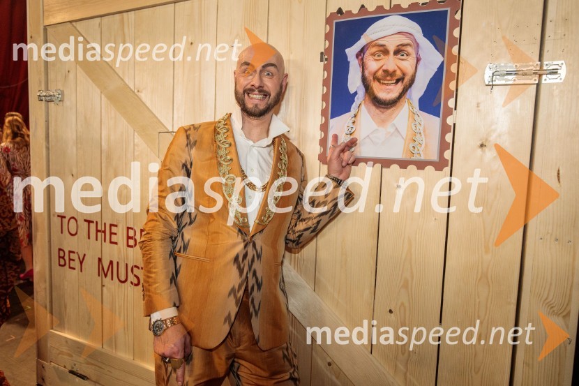  Peter Martinčič, operni pevecItalijanka v Alžiru, premiera opere v SNG Opera in balet Ljubljana