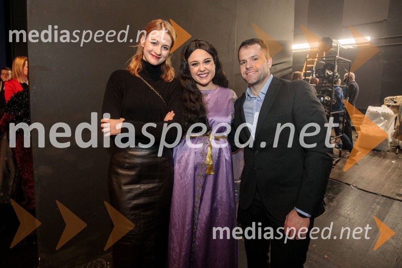  ... ;  Anja Zemljarič, operna pevka;  ... Italijanka v Alžiru, premiera opere v SNG Opera in balet Ljubljana