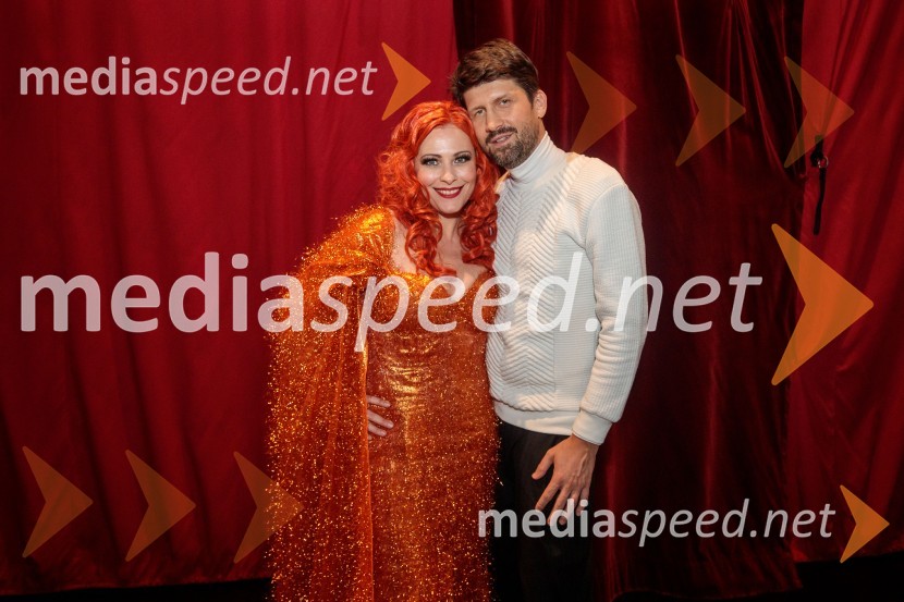  Nuška Drašček, pevka;  Tomaž Mihelič - Marlenna, član skupine SestreItalijanka v Alžiru, premiera opere v SNG Opera in balet Ljubljana