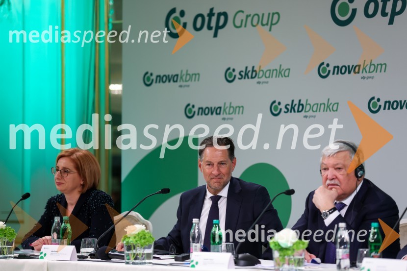 mag. Anita Stojčevska, glavna izvršna direktorica SKB;  John Denhof, predsednik uprave NKBM;  Sándor Csányi, predsednik in glavni izvršni direktor, OTP BankNova KBM postala članica skupine OTP, novinarska konferenca
