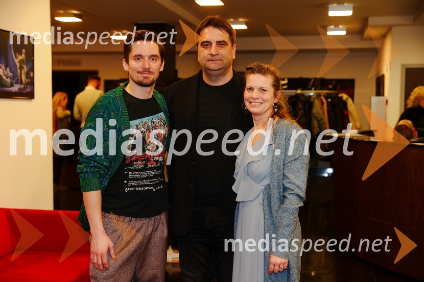  Klemen Janežič, igralec ;  Marjan  Nećak, režiser, skladatelj in scenograf;  Staša Prah, dramaturginjaLepa Vida, premiera predstave, Gledališče Koper