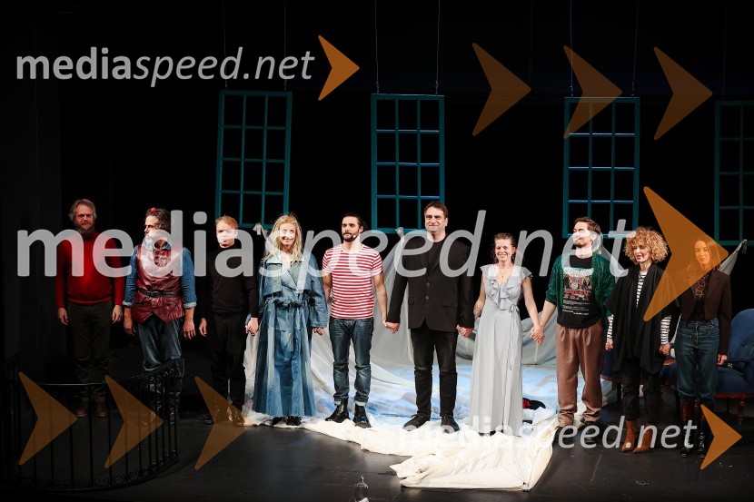  ... ;  Danijel Malalan, igralec;  Rok  Matek, igralec;  Anja Drnovšek, igralka;  Blaž Popovski, igralec;  Marjan  Nećak, režiser, skladatelj in scenograf;  Staša Prah, dramaturginja;  Klemen Janežič, igralec ;  Jelena Proković, kostumografinja, JSP;  Saša Dragaš, asistentka kostumografinjeLepa Vida, premiera predstave, Gledališče Koper