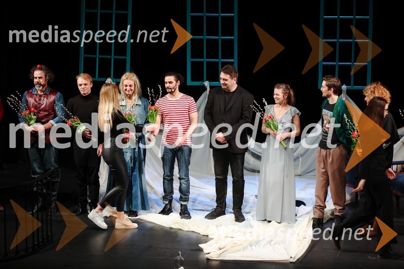  Danijel Malalan, igralec;  Rok  Matek, igralec;  Anja Drnovšek, igralka;  Blaž Popovski, igralec;  Marjan  Nećak, režiser, skladatelj in scenograf;  Staša Prah, dramaturginja;  Klemen Janežič, igralec ;  Jelena Proković, kostumografinja, JSPLepa Vida, premiera predstave, Gledališče Koper