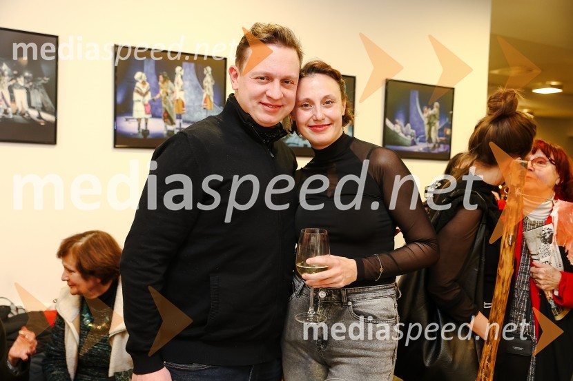  Luka Cimprič, igralec;  Anja Drnovšek, igralkaLepa Vida, premiera predstave, Gledališče Koper