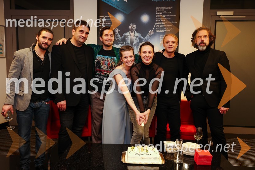  Blaž Popovski, igralec;  Marjan  Nećak, režiser, skladatelj in scenograf;  Klemen Janežič, igralec ;  Staša Prah, dramaturginja;  Anja Drnovšek, igralka;  Rok  Matek, igralec;  Danijel Malalan, igralecLepa Vida, premiera predstave, Gledališče Koper