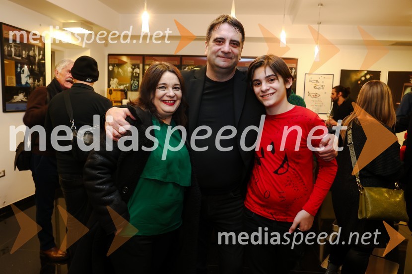  ... ;  Marjan  Nećak, režiser, skladatelj in scenograf;  ... Lepa Vida, premiera predstave, Gledališče Koper