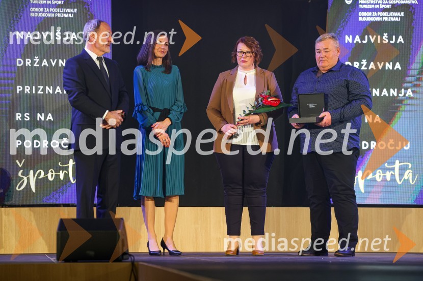  Viki Grošelj, alpinist;  Petra Tramte,  vodja, Sektor za razvoj in programe športa;  Jasmina Maček, strelka;  Boštjan Maček, strelec58. podelitev Bloudkovih priznanj za leto 2022