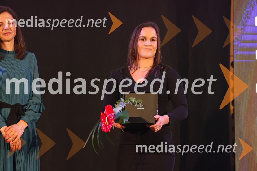  Petra Tramte,  vodja, Sektor za razvoj in programe športa;  Maja Povšnar, jiu jitsu58. podelitev Bloudkovih priznanj za leto 2022