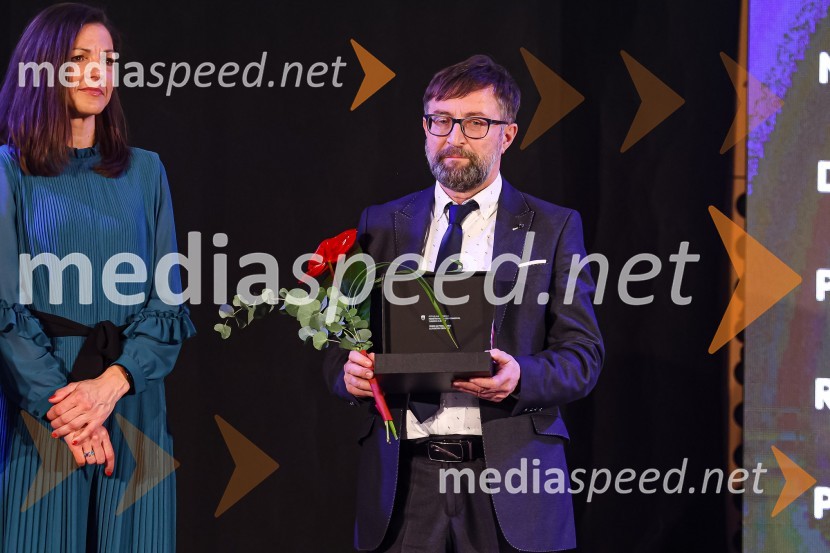  Petra Tramte,  vodja, Sektor za razvoj in programe športa;  Vladimir Sitar, kickboksar, podpredsednik, Karate klubu Ptuj58. podelitev Bloudkovih priznanj za leto 2022