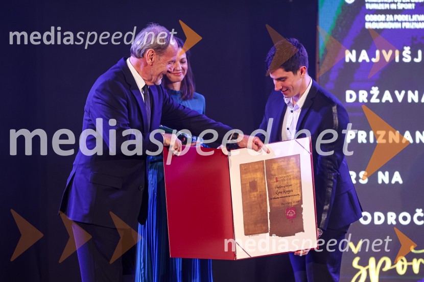  Viki Grošelj, alpinist;  Žan Kranjec, smučar58. podelitev Bloudkovih priznanj za leto 2022