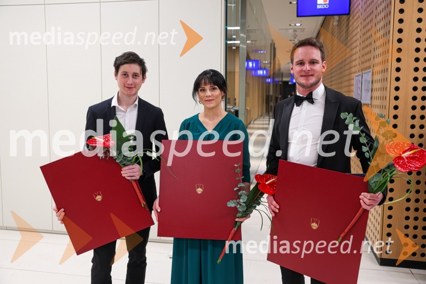  Cene Prevc, smučarski skakalec;  Gloria Kotnik, deskarka na snegu ;  Tim  Mastnak, deskar na snegu 58. podelitev Bloudkovih priznanj za leto 2022