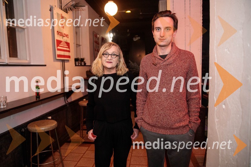  Nada Vodušek, samostojna oblikovalka, urednica, radijska voditeljica;  Oskar LongykaLjubimki, premiera predstave v SMG Ljubljana