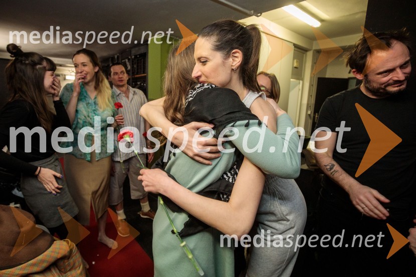  ... ;  Miranda  Trnjanin, igralkaLjubimki, premiera predstave v SMG Ljubljana