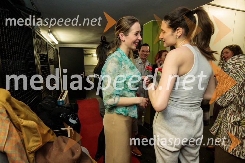  Lara Vouk, igralka;  Miranda  Trnjanin, igralkaLjubimki, premiera predstave v SMG Ljubljana