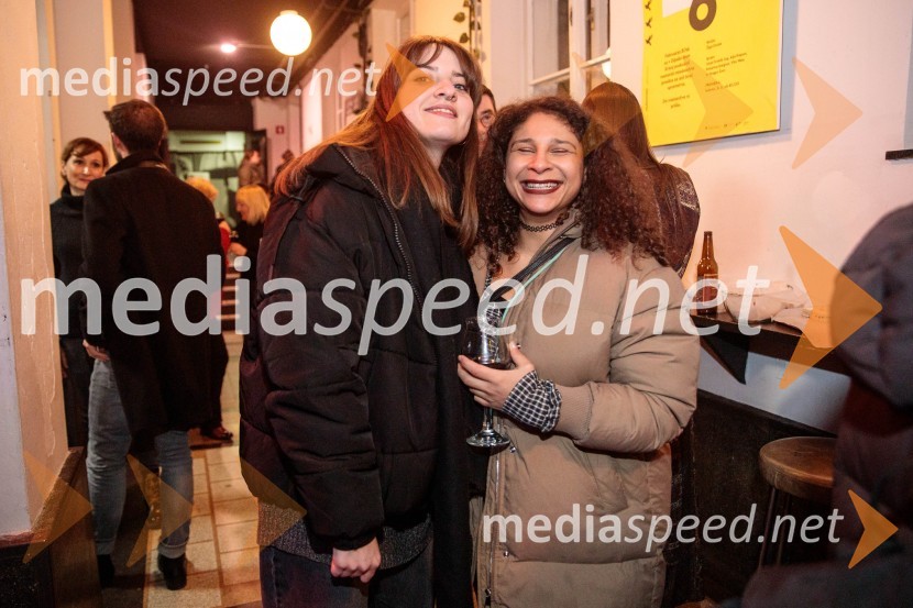  ... ;  Lina Akif, igralkaLjubimki, premiera predstave v SMG Ljubljana