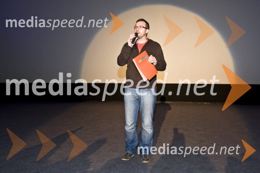Željko Čakarevič - Željkič, voditelj premiere in moderator Radia ExpresPremiera filma Gola resnica