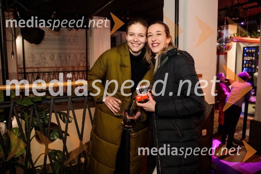  Mia Skrbinac, igralka;  ... Ljubimki, premiera predstave v SMG Ljubljana