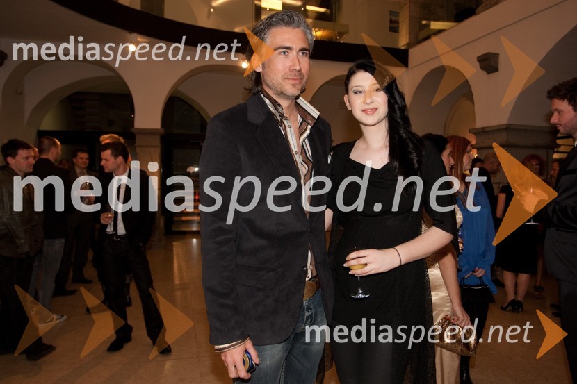  Jan Plestenjak, pevec;  Eva Boto, pevkaJan Plestenjak in 