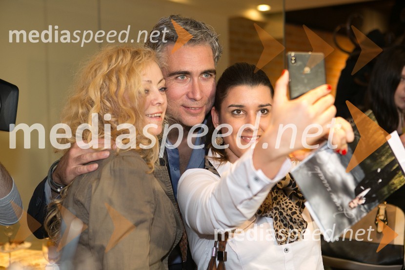  Mili  Zanoškar;  Jan Plestenjak, pevec;  Nina  ŠenicaJan Plestenjak in 