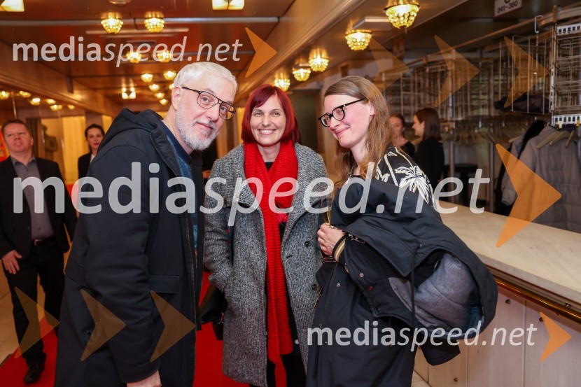  Damjan Ilić;  ... ;  Urška Brodar, dramaturginja, Slovensko mladinsko gledališčeFrank V., premiera drame v SNG Maribor