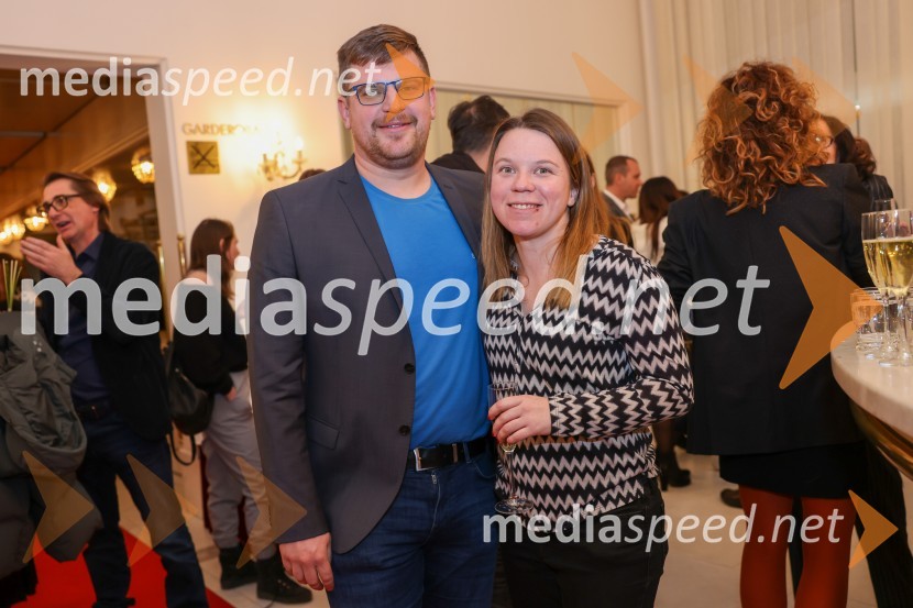  Darjan Domadenik, oblikovalec svetlobe;  Mateja Kokol, režiserkaFrank V., premiera drame v SNG Maribor