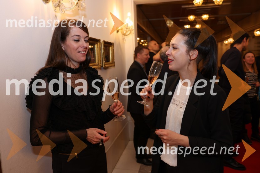  Špela Lešnik, producentka Drame SNG Maribor;  Zala Koren, SNG Maribor Drama, urednica socialnih omrežijFrank V., premiera drame v SNG Maribor