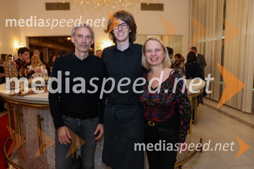  Igor  Leskovar, Mestna občina Maribor;  Luka Leskovar;  Jasmina Leskovar, SNG MariborFrank V., premiera drame v SNG Maribor