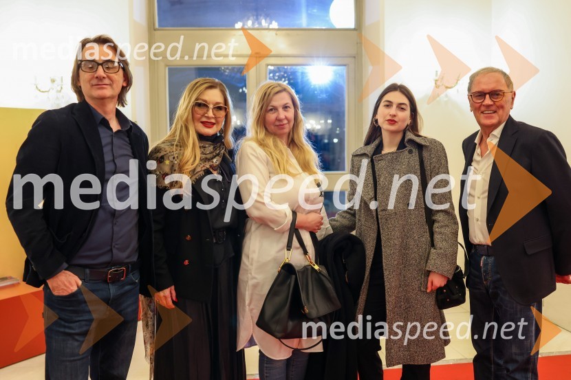  Aleksandar  Popovski, režiser, umetniški direktor Drame SNG Maribor;  Danica Maksimović , srbska gledališka in filmska igralka;  Natalija Popovski;  ... ;  Todor Todet LolićFrank V., premiera drame v SNG Maribor