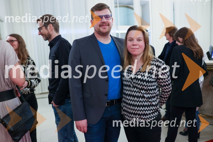  Darjan Domadenik, oblikovalec svetlobe;  Mateja Kokol, režiserkaFrank V., premiera drame v SNG Maribor