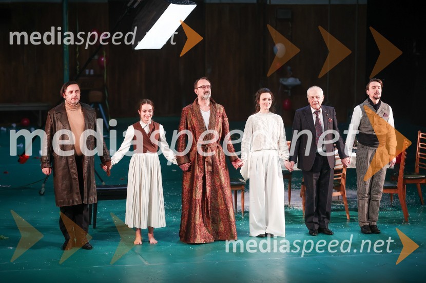  Gorazd Jakomini, igralec ;  Lara Fortuna, igralka;  Blaž Valič, igralec;  Arna  Hadžialjević, igralka;  Bine Matoh, igralec;  Jure Kopušar, igralecAntigona, premiera drame, SNG Nova Gorica