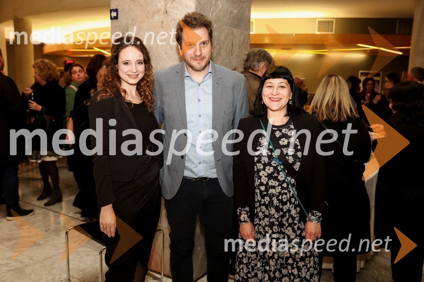  Barbara Kramar, Novartis v Sloveniji;  ... ;  ... Antigona, premiera drame, SNG Nova Gorica