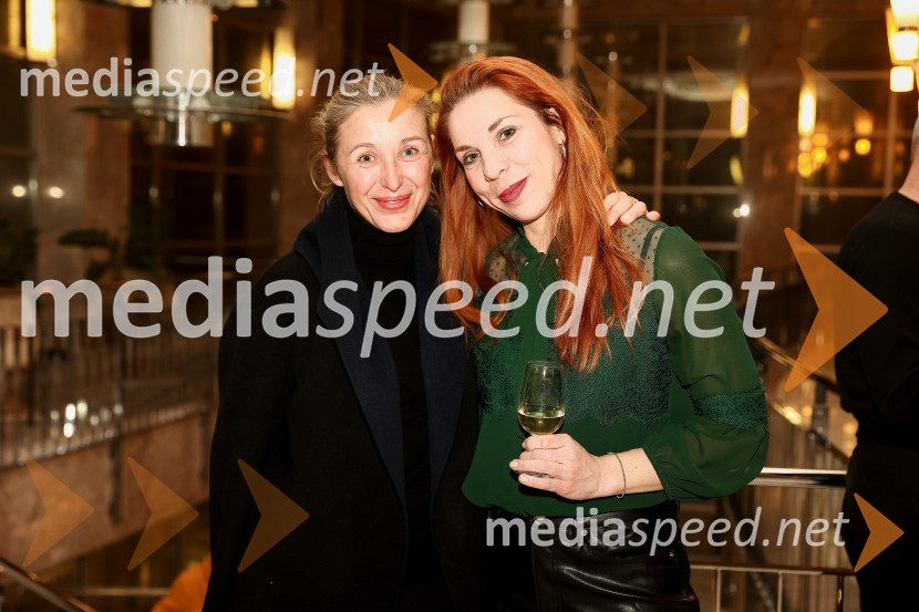  ... ;  Ana  Kržišnik Blažica, dramaturginjaAntigona, premiera drame, SNG Nova Gorica